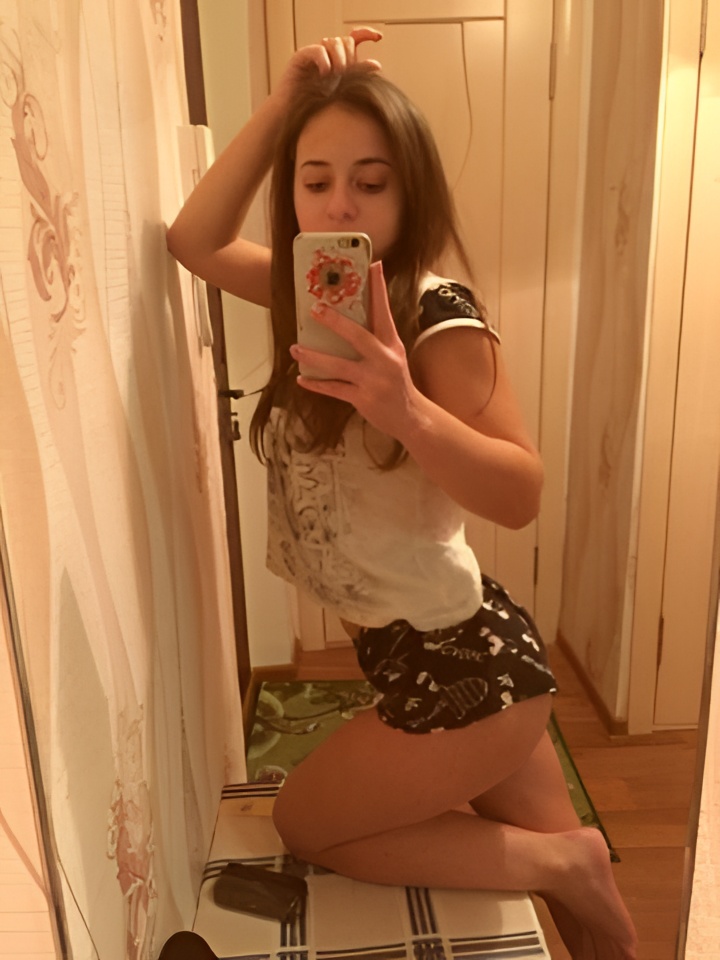 Гелена привлекательная девушка из Жуковского цена от 2000 руб