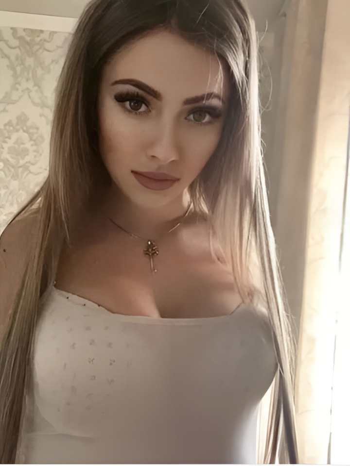 Викторина привлекательная девушка из Жуковского цена от 2000 руб